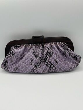 Jeannie Lottie Y2K Vintage Purple Crocadile Embossed Leather Wood Handle Clutch